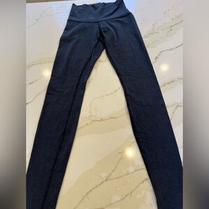 Lululemon like new navy full length leggings